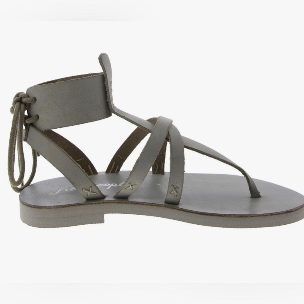 New Free People Vacation Day Wrap Sandals 38 US 7.5 Leather 

Sky, Blue Gray

•